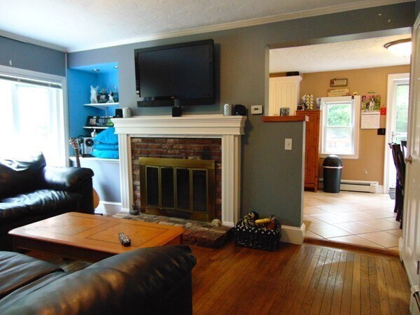 Building Photo - 22 Riverview Dr