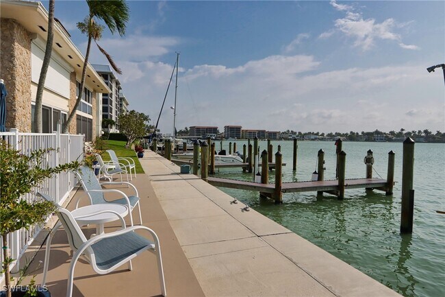 Foto del edificio - 2500 Gulf Shore Blvd N