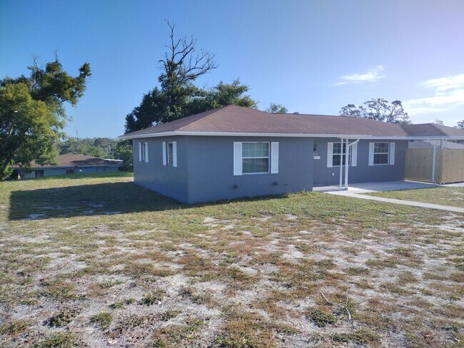 Foto del edificio - 3 bed 2 bath with bonus room