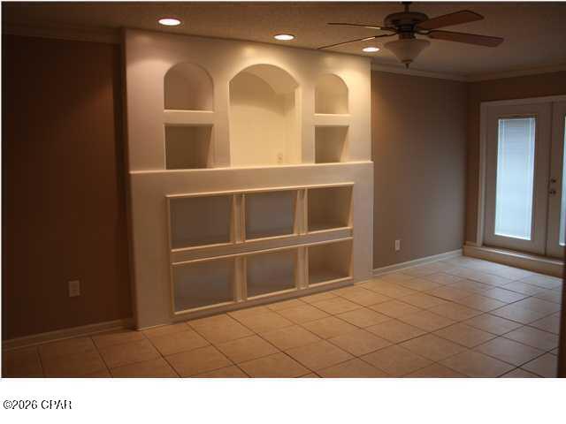 Building Photo - 901 Pelican Pl