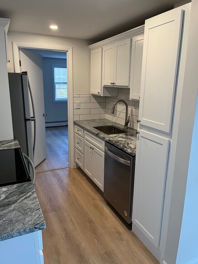 107 Cocheco Ct Unit 107, Dover, NH 03820 Condo for Rent in Dover, NH