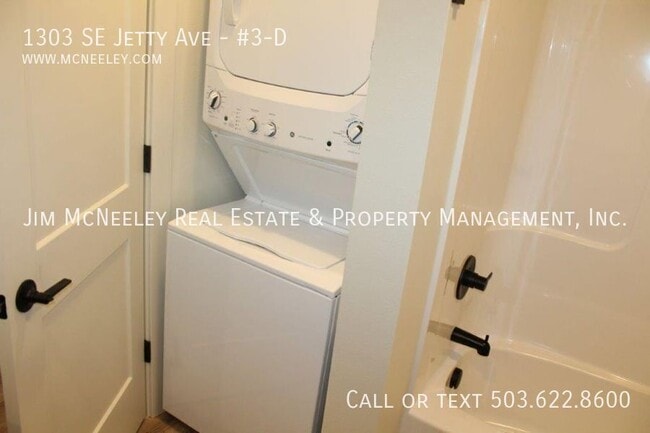 Foto del edificio - 1303 SE Jetty Ave