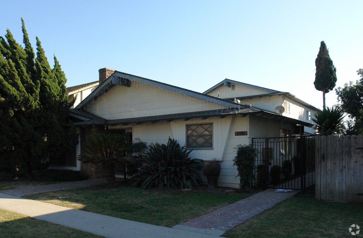Primary Photo - 4402 Green Ave