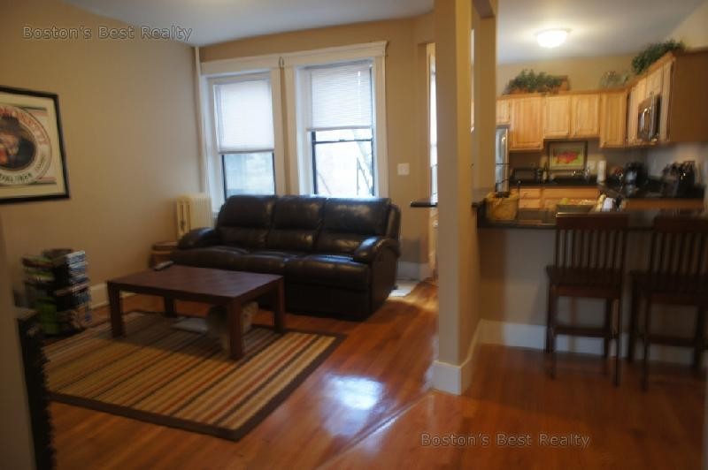 Primary Photo - 1325 COMMONWEALTH Ave
