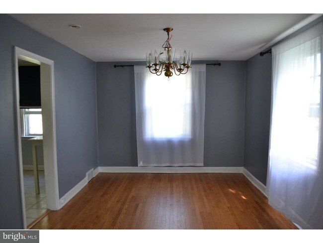 Building Photo - 2805 Belmont Ave