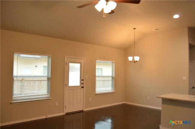 Building Photo - 1122 Stanley Wy