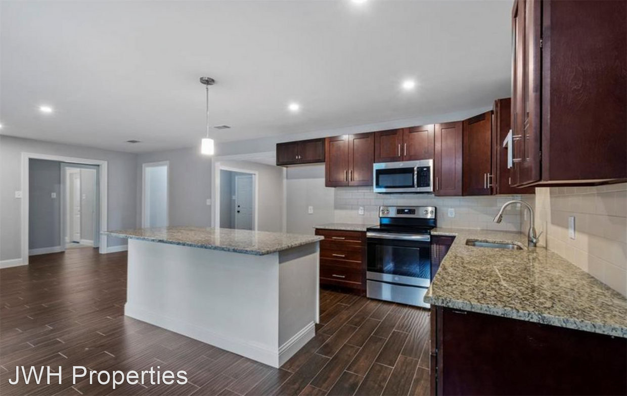 Primary Photo - 4 br, 2 bath House - 212 Shadow Ridge