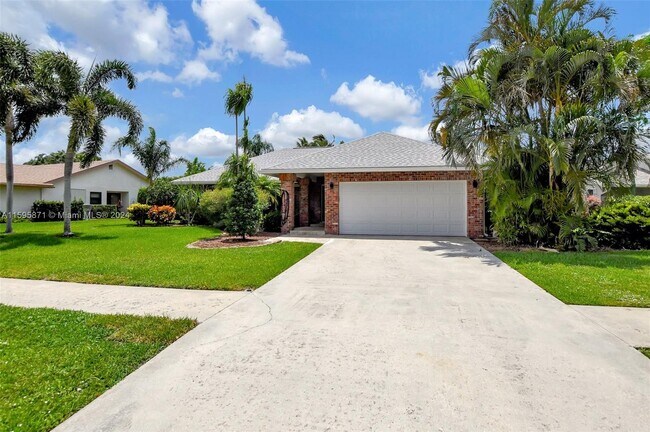 Foto del edificio - 17301 Lake Park Rd