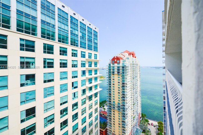 Foto del edificio - 1200 Brickell Bay Dr
