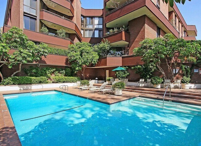 Foto del edificio - 300 N Swall Dr