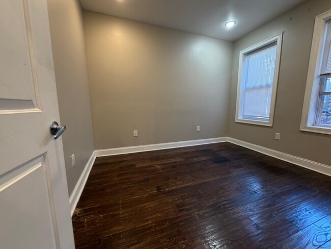 Building Photo - 158 Bergen Ave