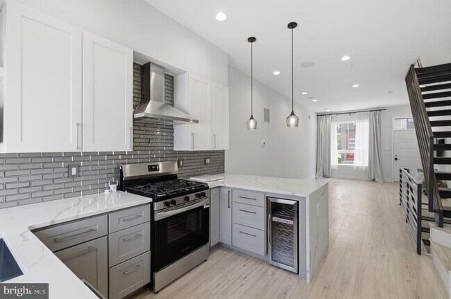 Foto del edificio - 1448 N Myrtlewood St