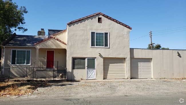 Building Photo - 2907 Plover St
