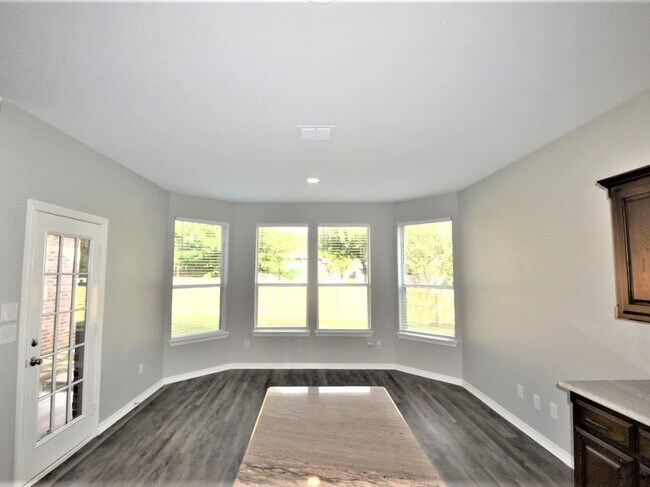 Building Photo - 2202 Creek Side Dr