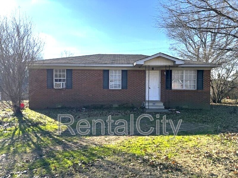 Primary Photo - 135 Navy Dr