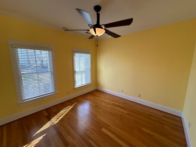 Foto del edificio - 4209 Pine Hollow Dr