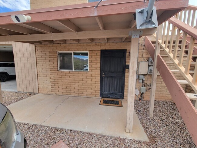 Foto del edificio - 3810 W Ironwood Hill Dr