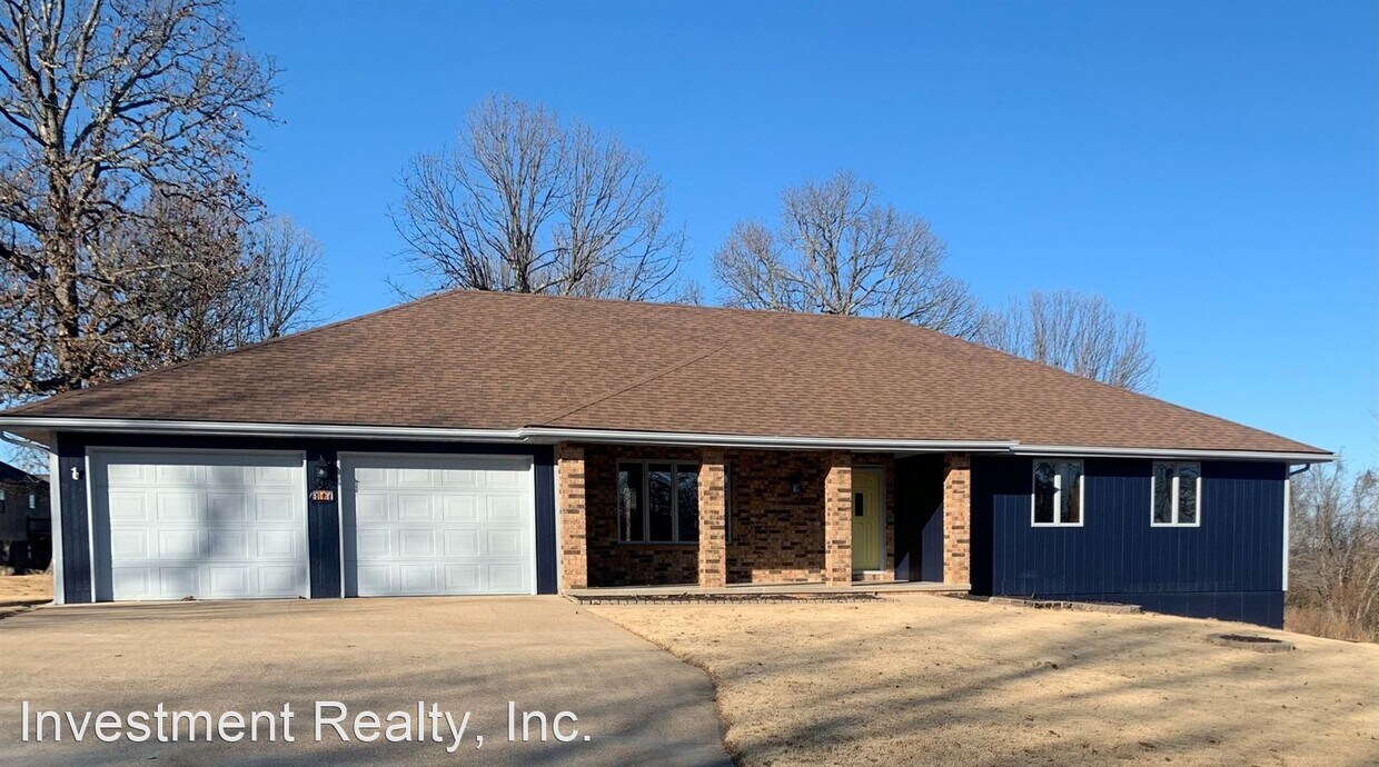 4 br, 2 bath House 111 La Salle Dr House for Rent in Waynesville, MO