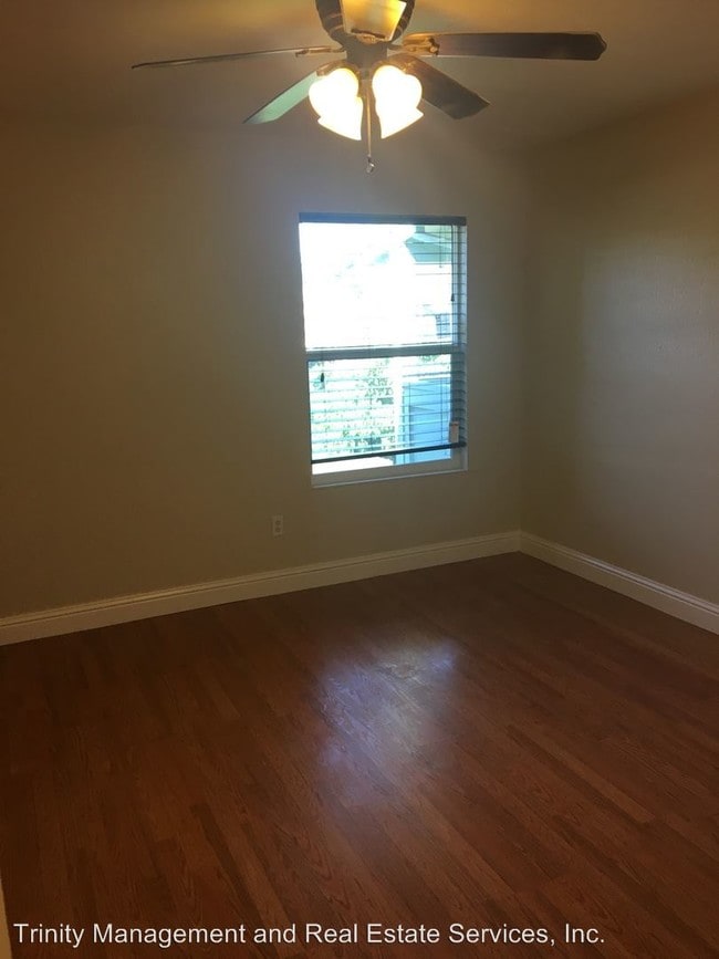 Building Photo - 1625 Park Ln