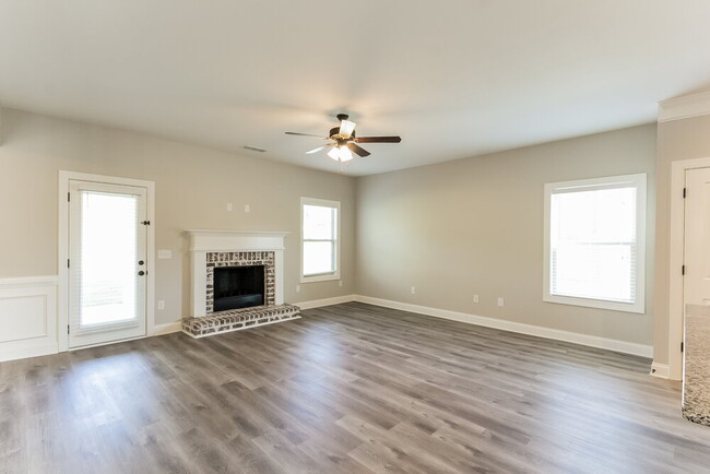 Building Photo - 444 Meadow Vista Ln