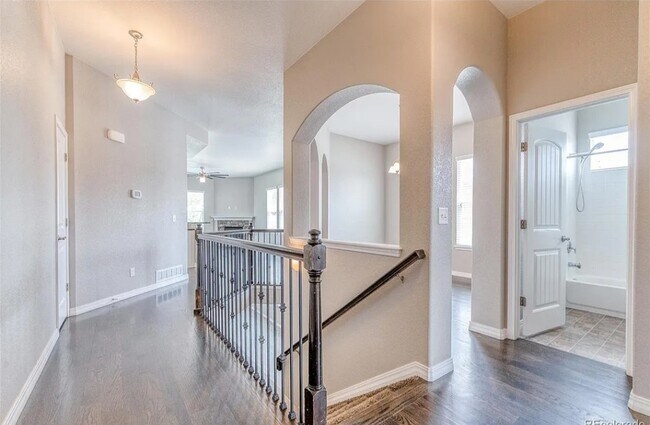 Foto del edificio - 495 Pasada Way