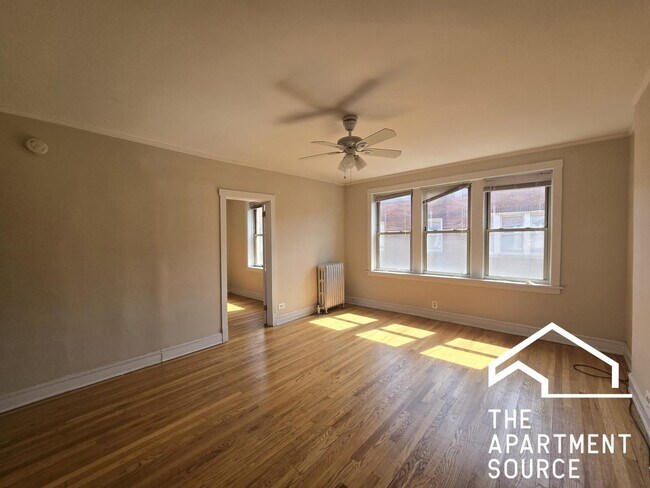 Building Photo - 2350 W Touhy Ave