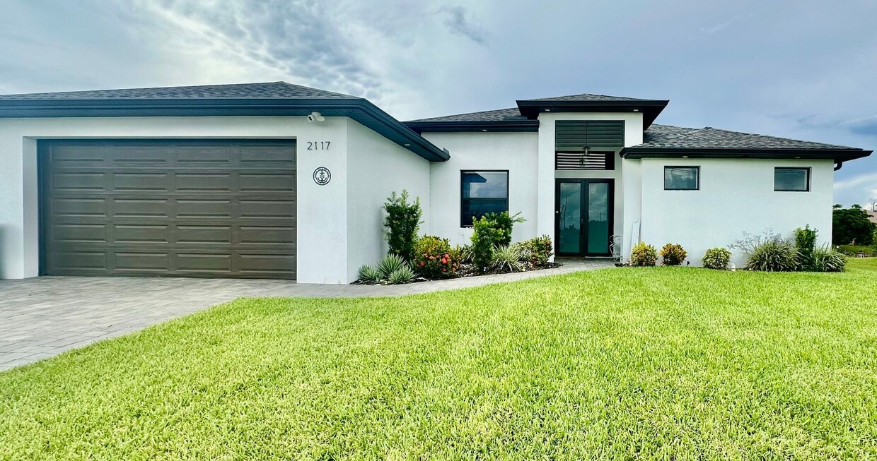 Foto principal - Fully Furnished Annual Rental- 3 Bedroom 2...