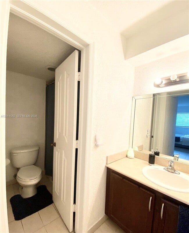 Foto del edificio - 445 SW 11th St