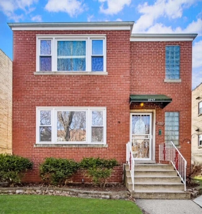 Foto del edificio - 2717 W Rascher Ave