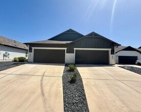 Building Photo - 299 Nespral Dr