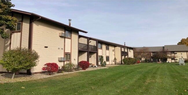 Building Photo - 800 E Smith St