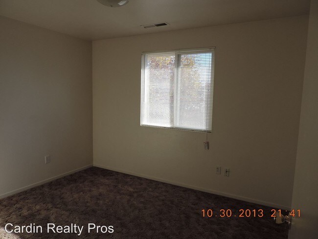 Building Photo - 1264 W Newlands Dr