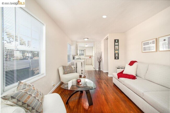 Foto del edificio - 383 Key Blvd