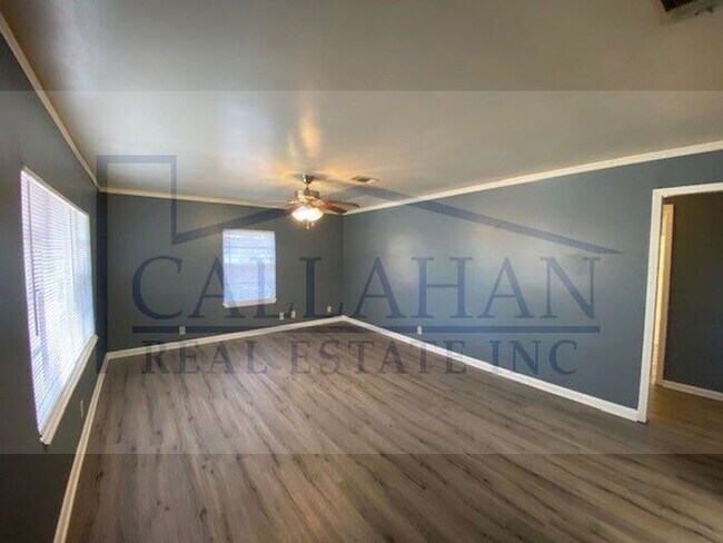 Building Photo - Updated 2 Bedroom Home in NLR