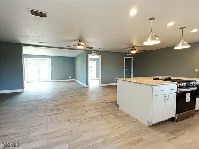 Building Photo - 424 Bayshore Dr