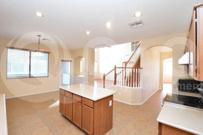 Foto del edificio - 4631 W Desert Ln