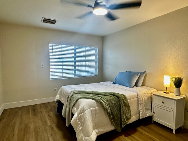 Foto del edificio - 638 Ribbon Grass Ave