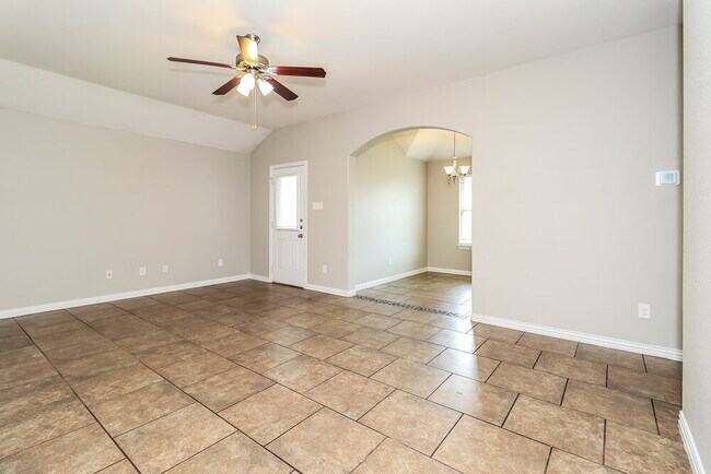 Foto del edificio - 7617 Hollow Forest Dr