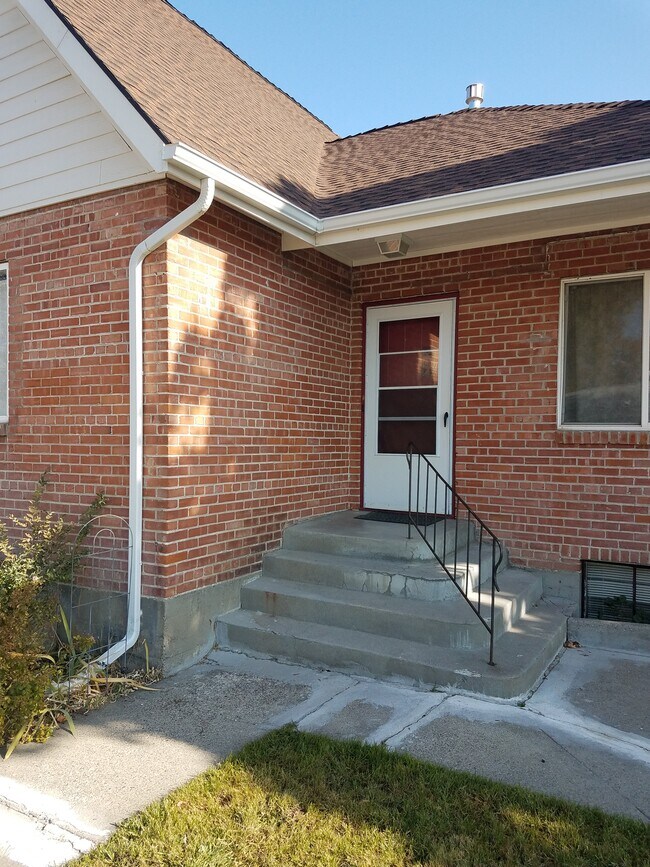 Building Photo - 110 N 10th St