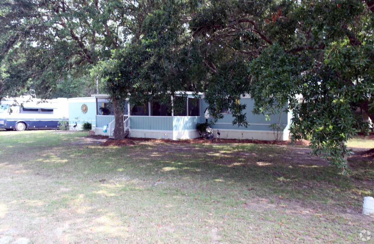 599 Little Kinston Rd, Hampstead, NC 28443 Apartments in Hampstead