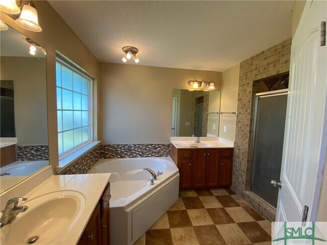 Foto del edificio - 255 Mill Pond Ln