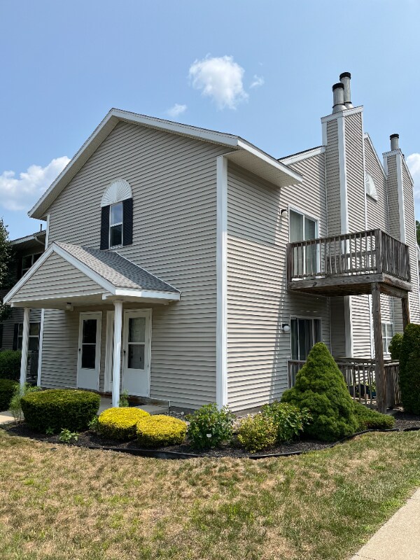 Primary Photo - 207 Greenwich Dr