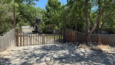 Building Photo - 15550 Bonanza Ln