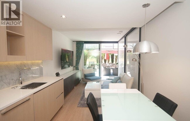 Building Photo - 89 Nelson St.