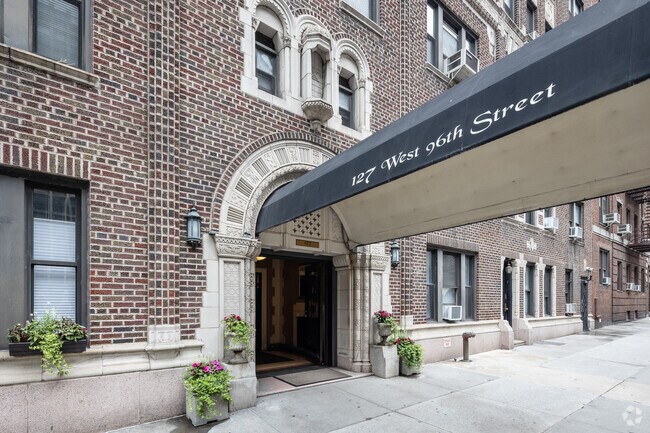 Entrada - 127-131 W 96th St