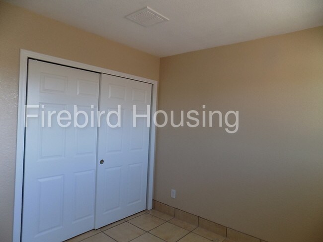 Foto del edificio - 4117 E Moreland St