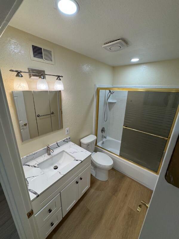 Foto del edificio - 1543 Willowbrook Dr