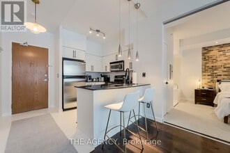 Building Photo - 219 Fort York Blvd