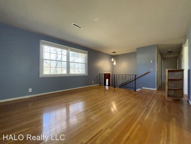Foto del edificio - 3 br, 2 bath House - 122 Chippendale Dr