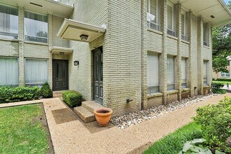 Building Photo - 6367 Diamond Head Cir